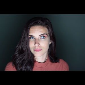 Meet your Posher, Debrina